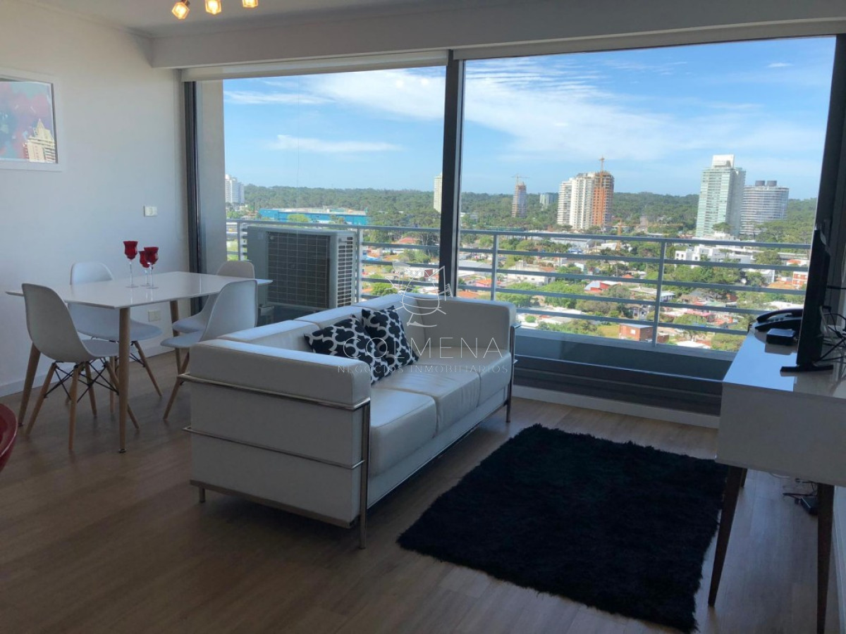 Apartamento muy cerca de la peninsula  y de la playa, cuenta con 2 dormitorios, 2 baños, Living-comedor, cocina , terraza y garaje.