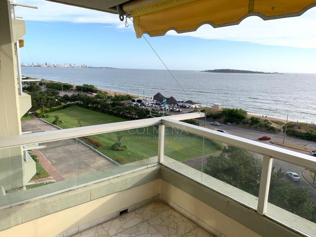 Espectacular departamento sobre playa mansa!