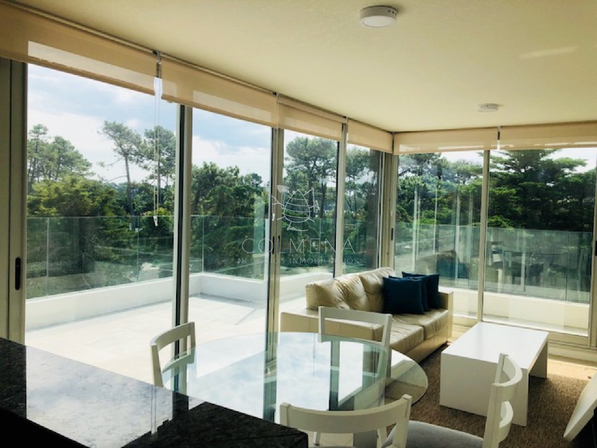 Penthouse - En Alquiler 2 dor, 2 baños, con amplia terraza con vista al bosque.  - COL692A
