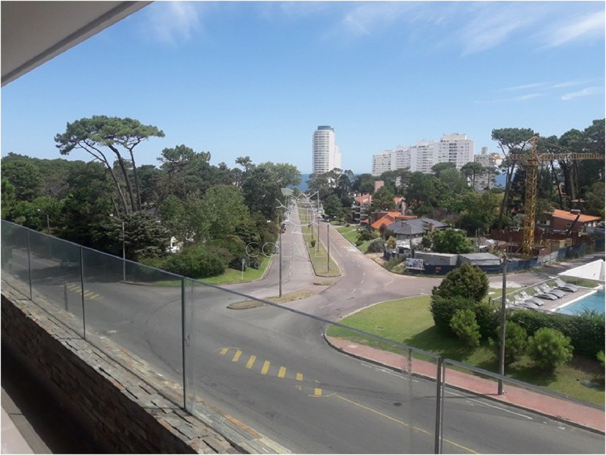 Muy lindo departamento de 1 dormitorio 1 baño cocina con lavadero con una balcon muy grande y a metros del mar.!!!!!!