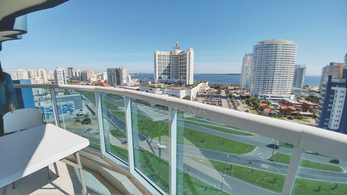 Apto de 2 dor y medio, con terraza con parrillero y linda vista. Consulte!!!!!!