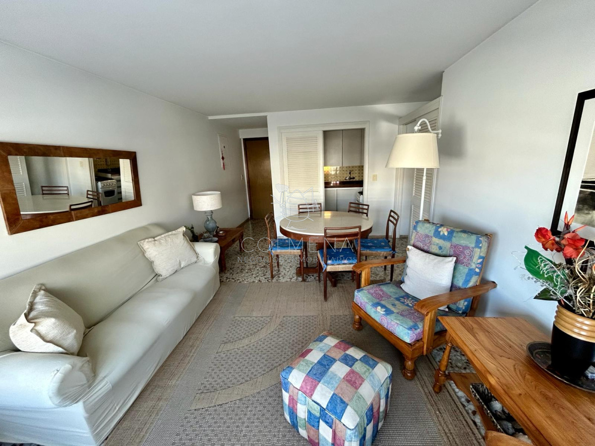 Encantador departamento de 1 dormitorio y medio en peninsula - COL7698A