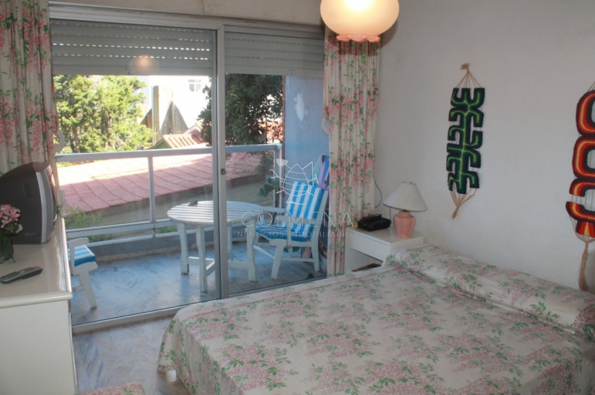 Apartamento de 1dor y medio, frente a la playa mansa Consulte!!!!!
