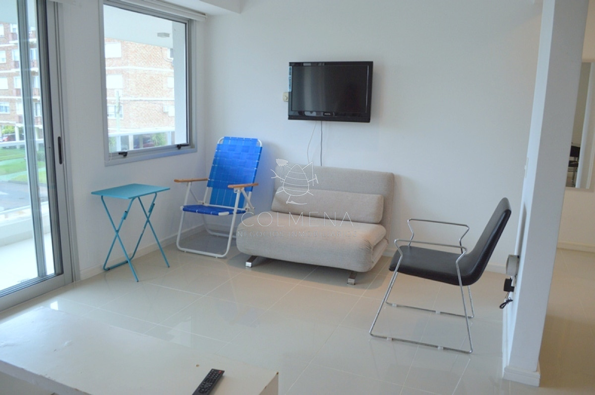 Departamento de 2 dormitorios y 2 baños a metros de Brava
