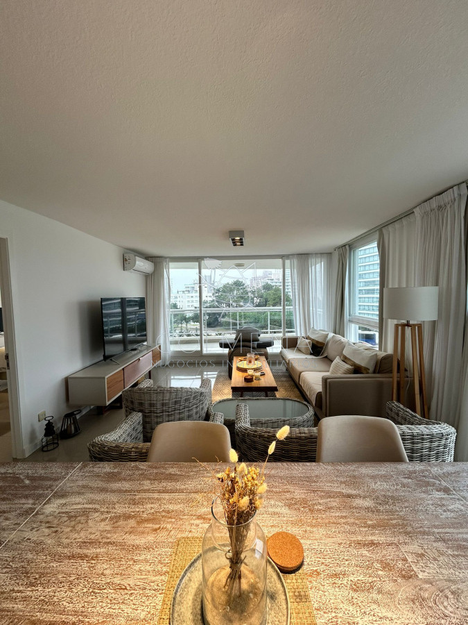 Espectacular departamento en torre de renombre - GoPunta - Portal Inmobiliario de Punta del Este - Maldonado