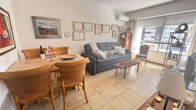 Apartamento en Peninsula a pasos de la playa mansa y brava.