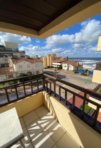 Apartamento en Peninsula cerca de la rambla de la brava y plaza de punta del este.
