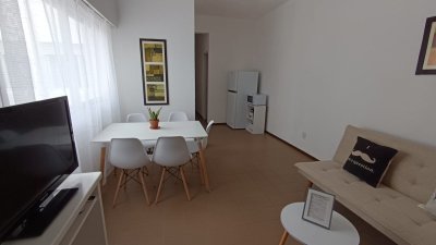 Apartamento en Peninsula  de 2 dormitorios 1 baño y toilette 