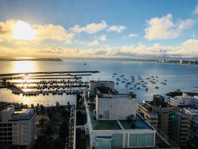 Espectaculares vistas del puerto y de toda la península!