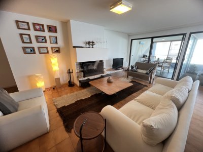 Espectacular y Amplio apartamento frente al Mar. Vista UNICA! Consultenos.
