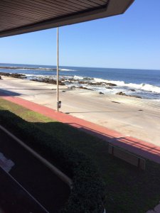 Apartamento en Peninsula en rambla brava frente al mar en 1era linea 3 de 2 baños terraza amplia con partillero parrillero y 2 garajes. Consulte!!!!!!
