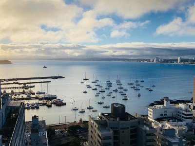 Espectacular departamento con magnificas vistas a la bahia de punta!!