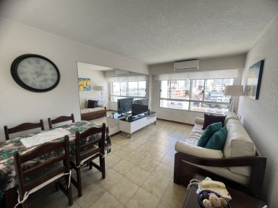 Apartamento en Peninsula a pasos de la playa mansa y brava.