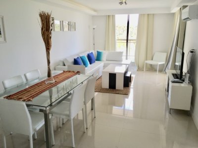 Apartamento en muy buena ubicacion en Roosevelt de 3 dor, 3  baños con excelente terraza principal y de servicio. Consulte!!!!!!!
