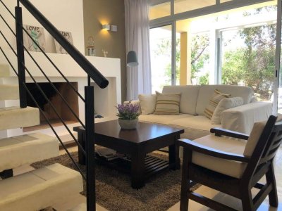 Apartamento en Manantiales - Alquiler