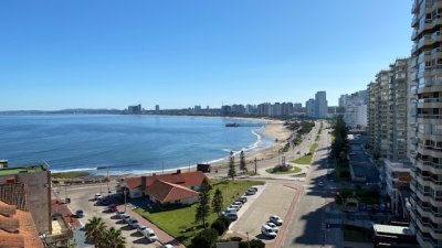 Apartamento con excelente vista a playa mansa y brava - Consulte !!!!!!