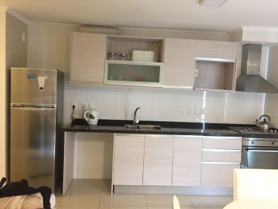 Apartamento monoambiente en muy buena ubicacion en parada 5 de la Roosevelt.