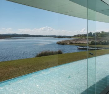 Penthouse con vista a la laguna y al mar, cuenta con de 3 dor, Toilette, con una muy buena terraza con churrasquera. Consulte!!!!!!!