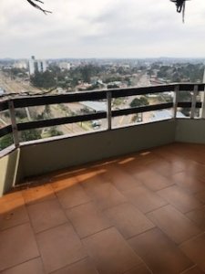 Apto en la Roosevelt de 2 Dormitorios, 2 Baños, 1 Toilette, Living comedor, Escritorio, Balcón, Terraza, Cocina, Servicio con baño, Garaje.Consulte!!!