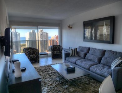 Apartamento de 2 Dormitorios, 1 Medio dormitorio, 2 Baños, 1 Suite, Living comedor, Cocina y garaje. Con Vista a la Brava