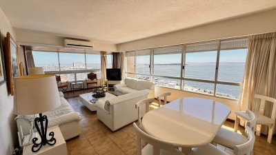 Apartamento Codigo #Apto en Torre Gattas -3 dor, 3 Baños, Balcón con vista a la playa mansa y brava. 