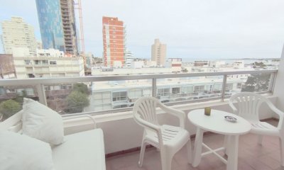 Apartamento en Peninsula con balcón vista al puerto - Col 6869