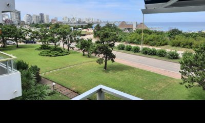 Apartamento en primera linea al mar - Reciclado pronto para ocupar.