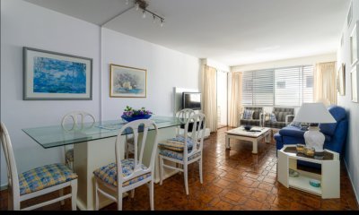 Espectacular apartamento de 2 dorms y servicio en plena península