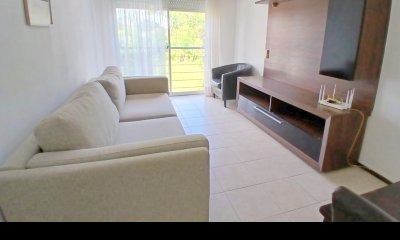 Aidy Grill a pasos de Plaza Mexico