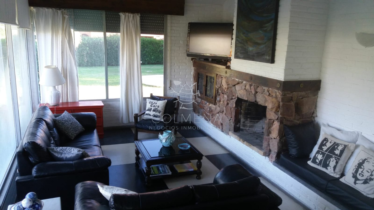 Muy confortable casa a metros de playa brava!