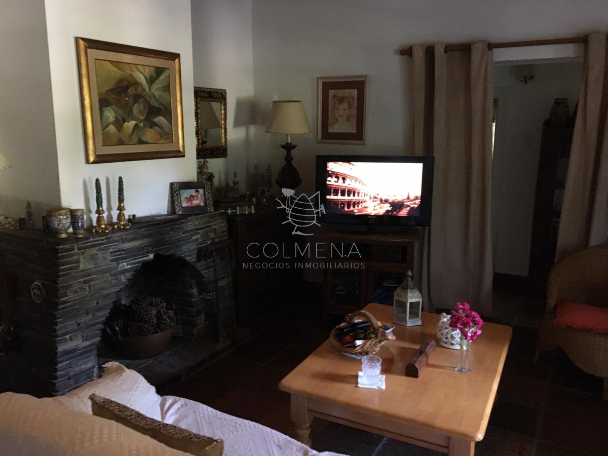 Muy linda casa con espectacular terreno de 6000 mts2 parquizados!