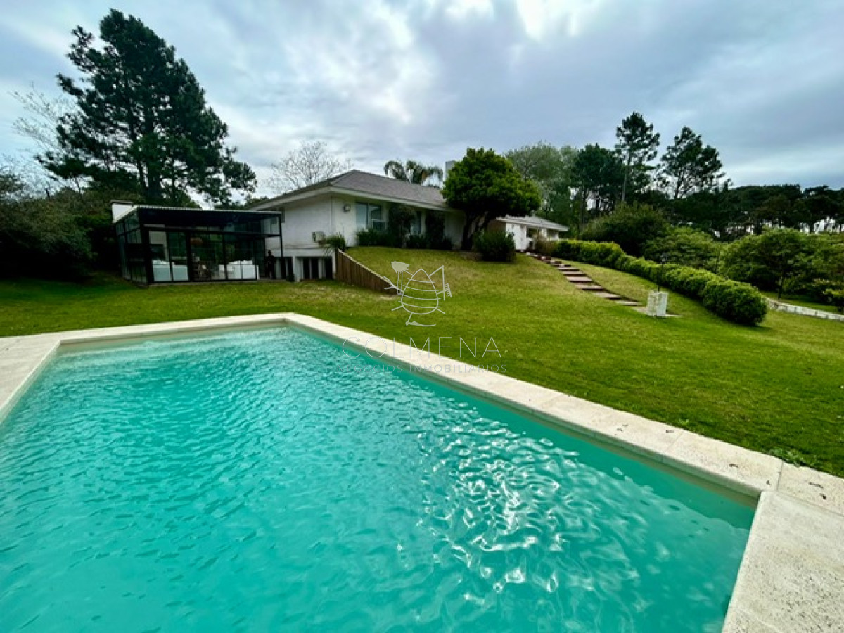 Casa en Golf sobre el green del hoyo 7 de la cancha de golf del Cantegril.