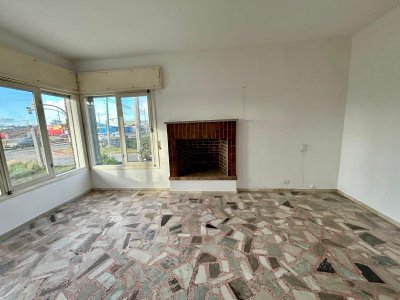 Excelente casa en plena zona comercial Ideal negocio!