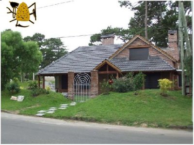 Hermosa casa en el corazón de playa Mansa