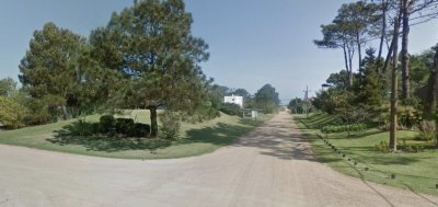 Casa en Tio Tom de 3 dormitorios y cuenta con churrasquera y lindo entorno. Consulte!!!!!!