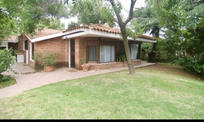 Casa en Barrio Monaco - cerca de los entornos comerciales