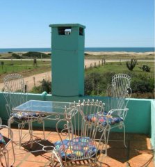 Casa a metros de la ruta y del mar.