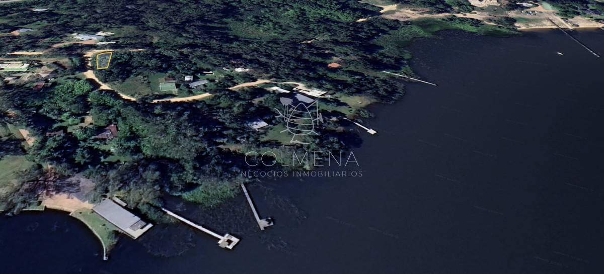 Terrenos 735 m2 a casi 100 metros de la costa de la laguna - COL10262T