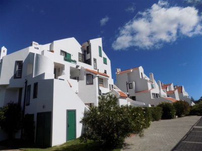 Apartamento en muy buena ubicacion en la brava, de 3 dor, 3 baños mas dependencia con baño, y Cochera techada. Consulte!!!!!!