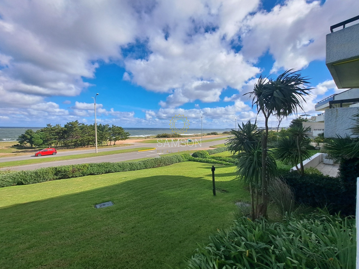 Apartamento ID.66826 - Apartamento en primera linea del mar en venta Pinares del Este Punta del Este.
