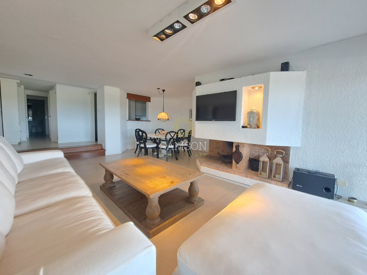 Apartamento ID.66826 - Apartamento en primera linea del mar en venta Pinares del Este Punta del Este.