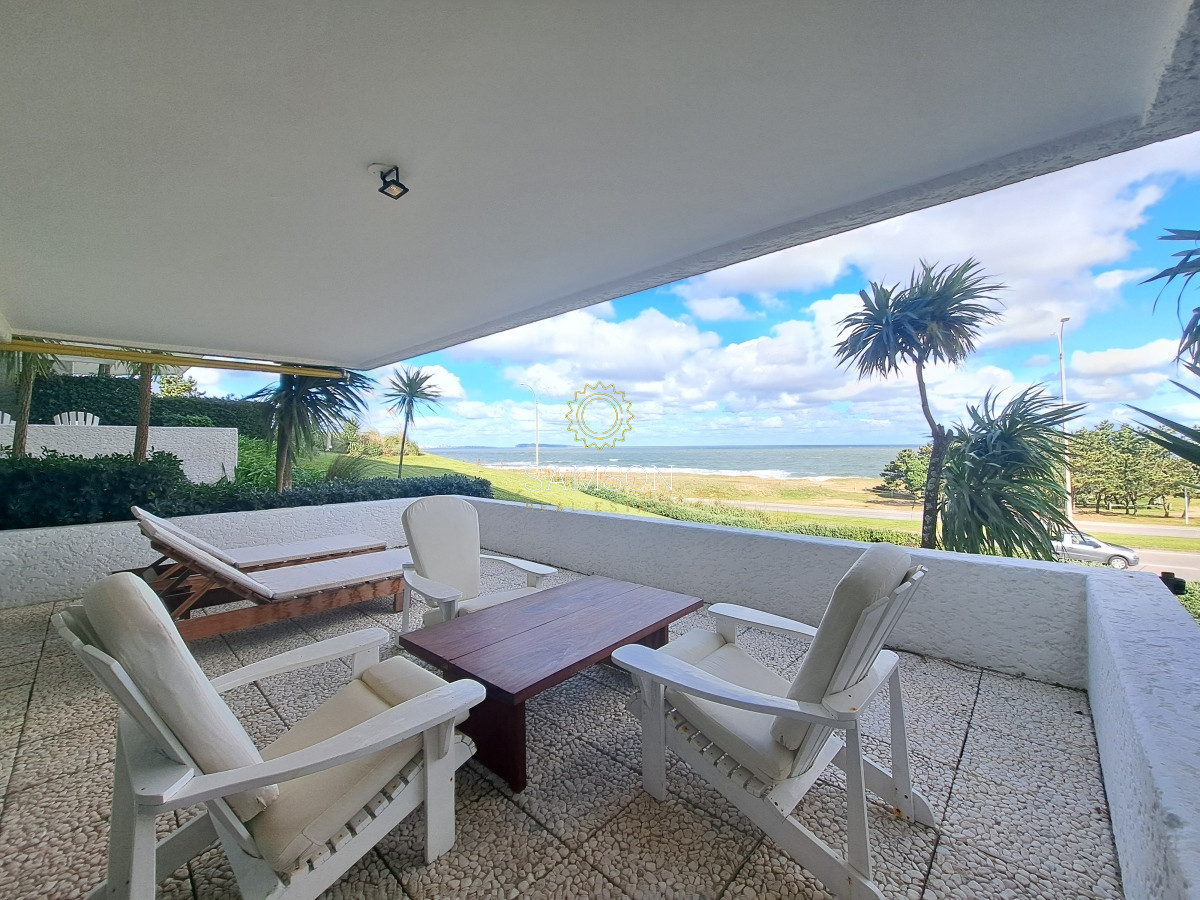 Apartamento ID.66826 - Apartamento en primera linea del mar en venta Pinares del Este Punta del Este.