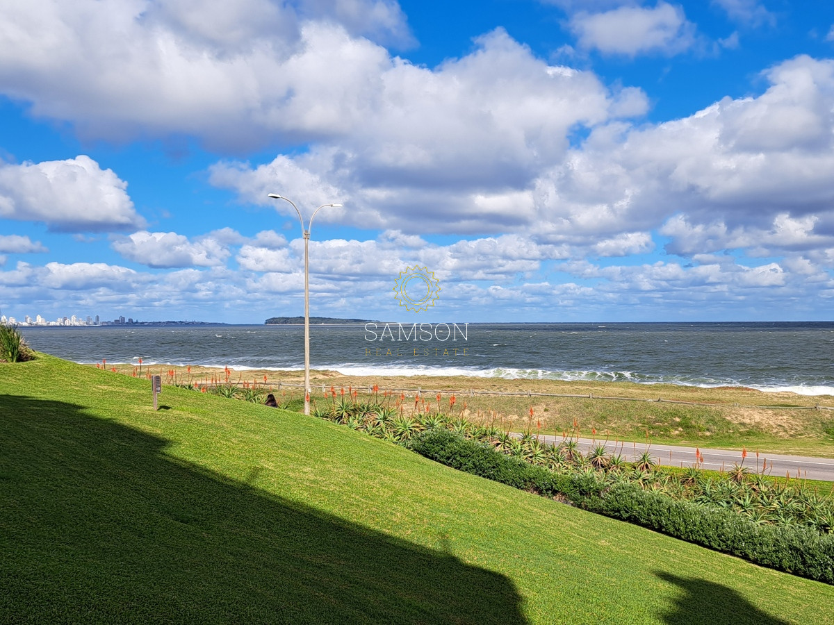 Apartamento ID.66826 - Apartamento en primera linea del mar en venta Pinares del Este Punta del Este.