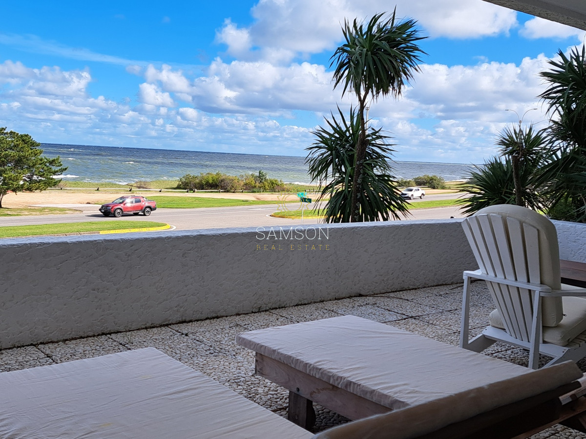 Apartamento ID.66826 - Apartamento en primera linea del mar en venta Pinares del Este Punta del Este.