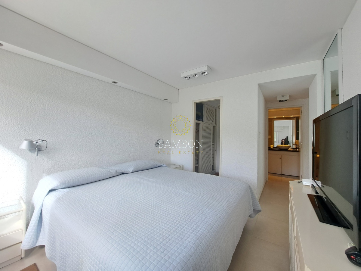 Apartamento ID.66826 - Apartamento en primera linea del mar en venta Pinares del Este Punta del Este.