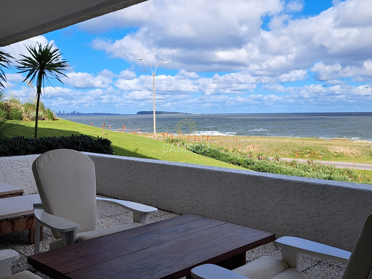 Apartamento ID.66826 - Apartamento en primera linea del mar en venta Pinares del Este Punta del Este.