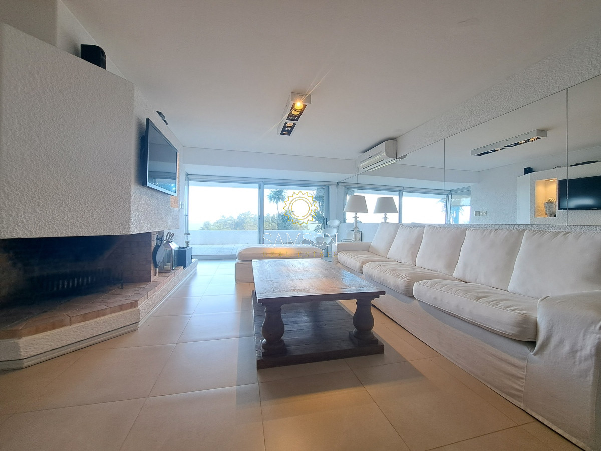 Apartamento ID.66826 - Apartamento en primera linea del mar en venta Pinares del Este Punta del Este.