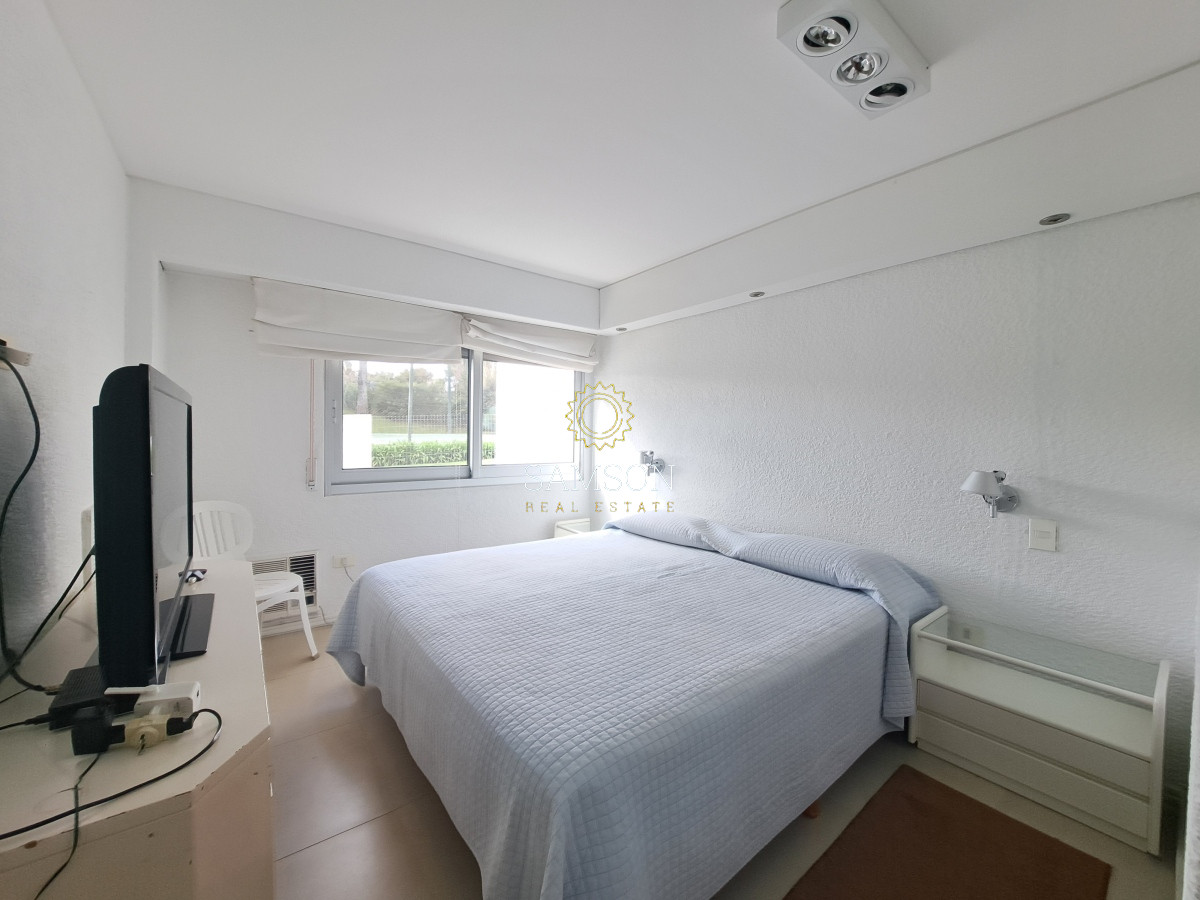 Apartamento ID.66826 - Apartamento en primera linea del mar en venta Pinares del Este Punta del Este.