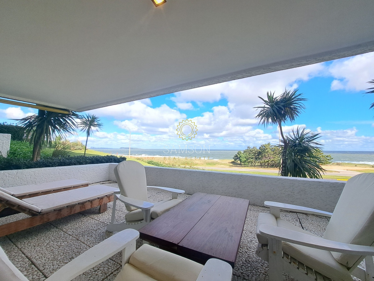 Apartamento ID.66826 - Apartamento en primera linea del mar en venta Pinares del Este Punta del Este.