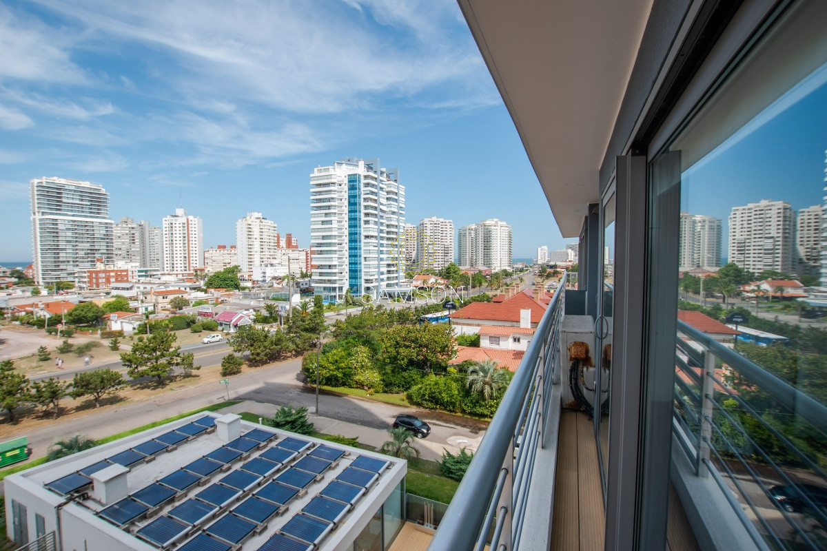 Apartamento ID.64286 - Apartamento en venta de 3 dormitorios en edificio a metros del mar
